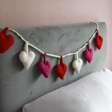 Heart Bunting Knitting Pattern Kit in Woolbox Imagine Classic Anti-Pilling DK